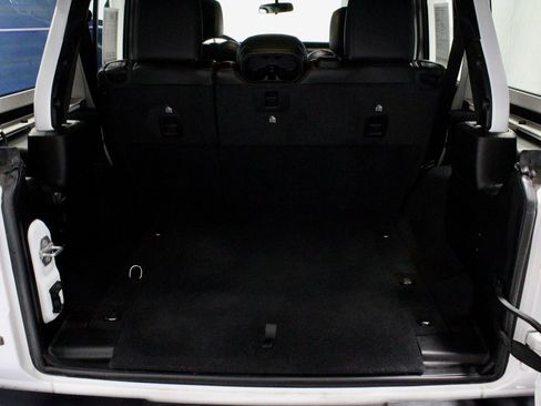 Used 2021 Jeep Wrangler Unlimited Sahara image 13