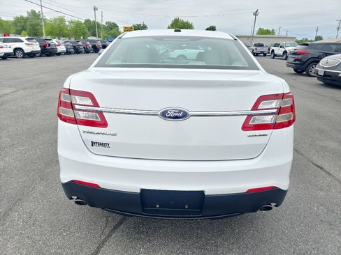 Used 2013 Ford Taurus SE FWD image 9