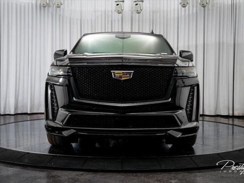 Used 2023 Cadillac Escalade V AWD/4WD image 3