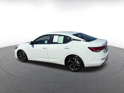 Used 2025 Nissan Sentra SV FWD image 10