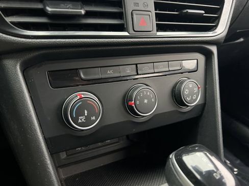 Used 2022 Volkswagen Taos S image 25