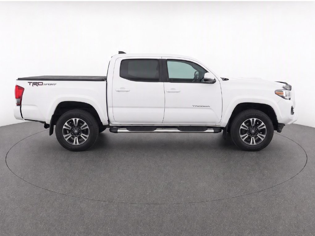 Used 2016 Toyota Tacoma TRD Sport w/ Premium & Technology Package RWD image 11