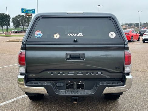 Used 2023 Toyota Tacoma TRD Off-Road image 6