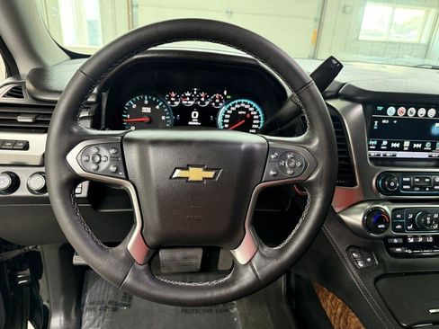 Used 2017 Chevrolet Suburban Premier AWD/4WD image 19