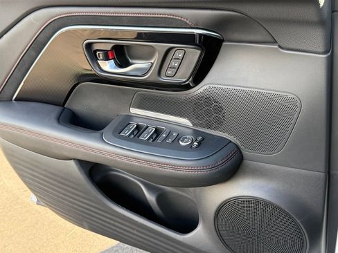 Certified 2025 Acura ADX A-Spec image 32