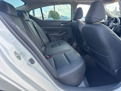 Used 2023 Nissan Altima 2.5 SL FWD image 13