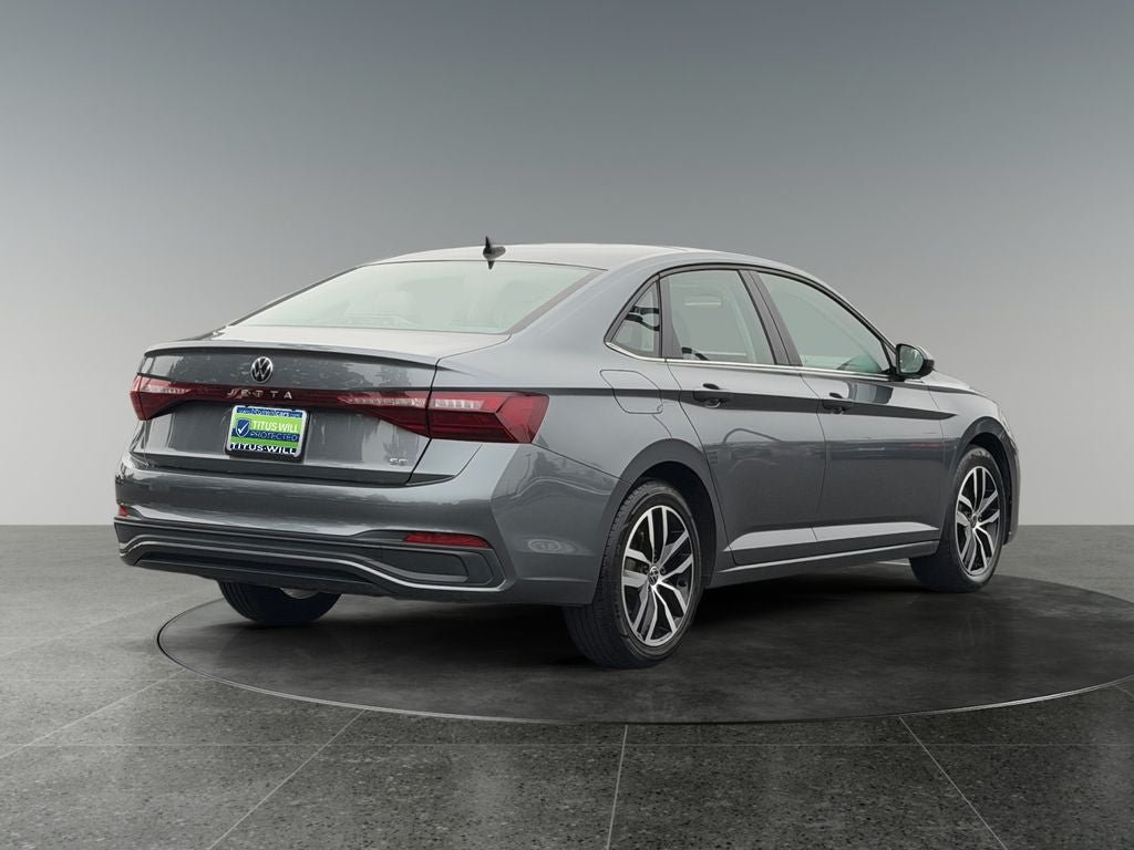 Used 2025 Volkswagen Jetta SE FWD image 9