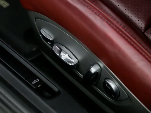 Used 2018 Porsche 911 Carrera image 22