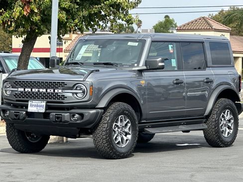 New 2025 Ford Bronco Badlands image 8