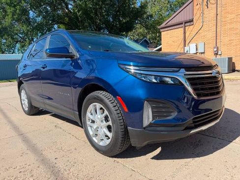 Used 2022 Chevrolet Equinox LT AWD/4WD image 2