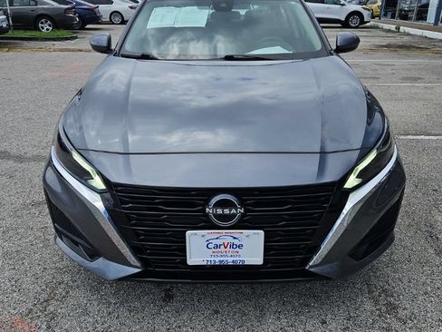 Used 2023 Nissan Altima 2.5 SV FWD image 2
