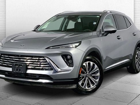 Used 2025 Buick Envision Preferred image 12