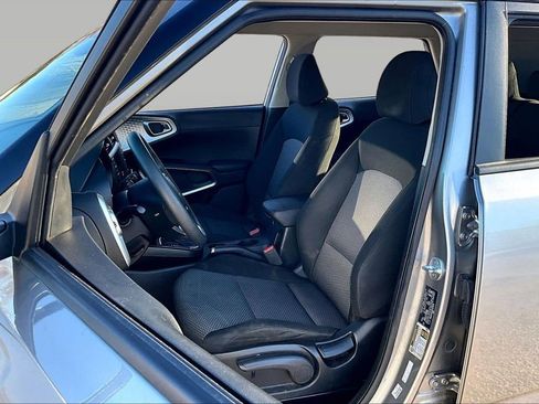 Certified 2025 Kia Soul LX image 25