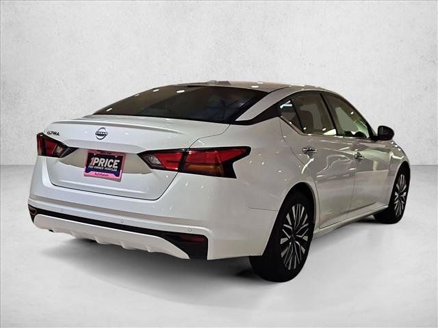 Used 2025 Nissan Altima 2.5 SV FWD image 5