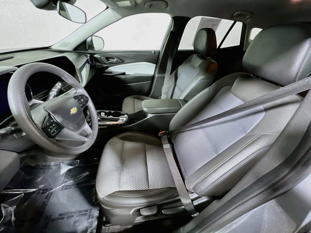 Used 2024 Chevrolet Trax LT FWD image 18