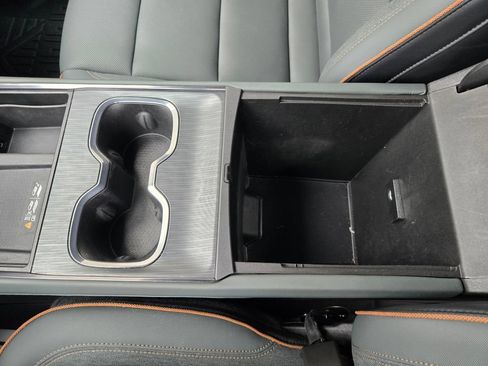 Used 2025 GMC Acadia AT4 w/ Luxury Package AWD/4WD image 31
