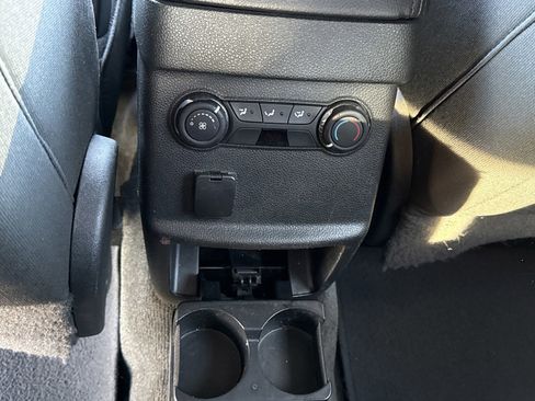Used 2014 Ford Explorer XLT image 16