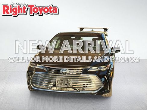 Used 2021 Toyota Avalon Limited FWD image 1