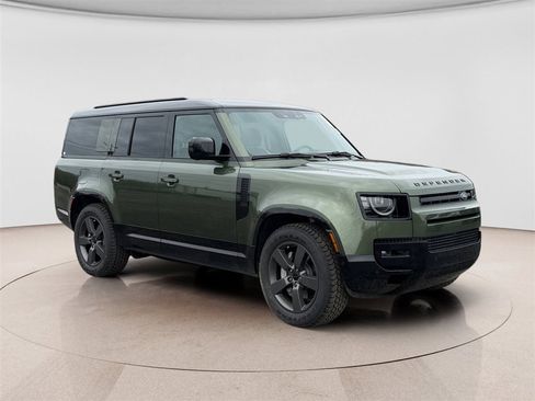 New 2026 Land Rover Defender 130 X-Dynamic SE image 7