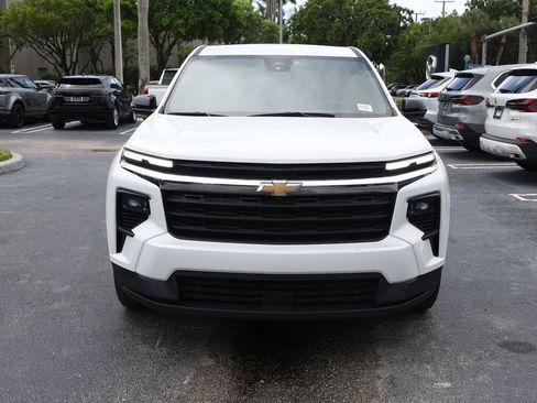 Used 2024 Chevrolet Traverse LS FWD image 3