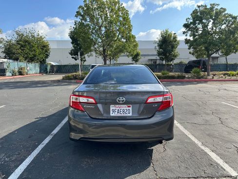 Used 2014 Toyota Camry LE image 3