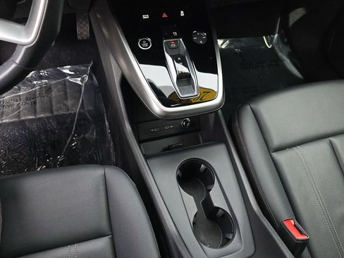 Used 2023 Audi Q4 e-tron Premium Plus w/ Premium Plus RWD image 31