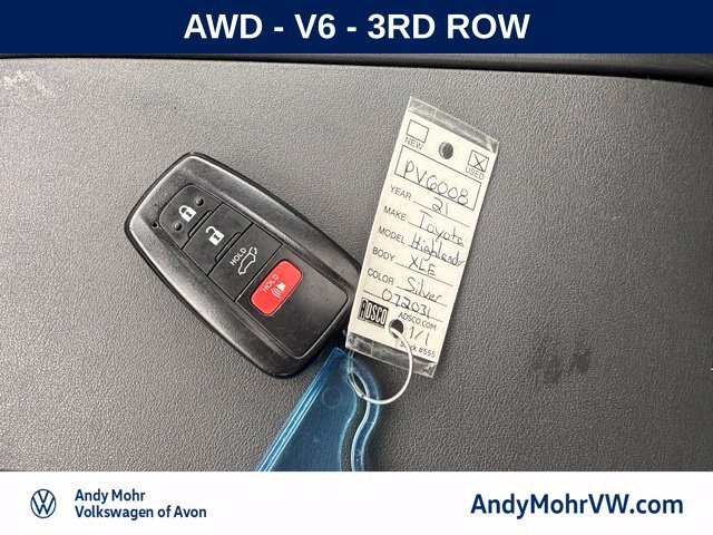 Used 2021 Toyota Highlander XLE AWD/4WD image 31