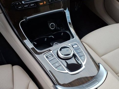 Used 2019 Mercedes-Benz GLC 300 image 7