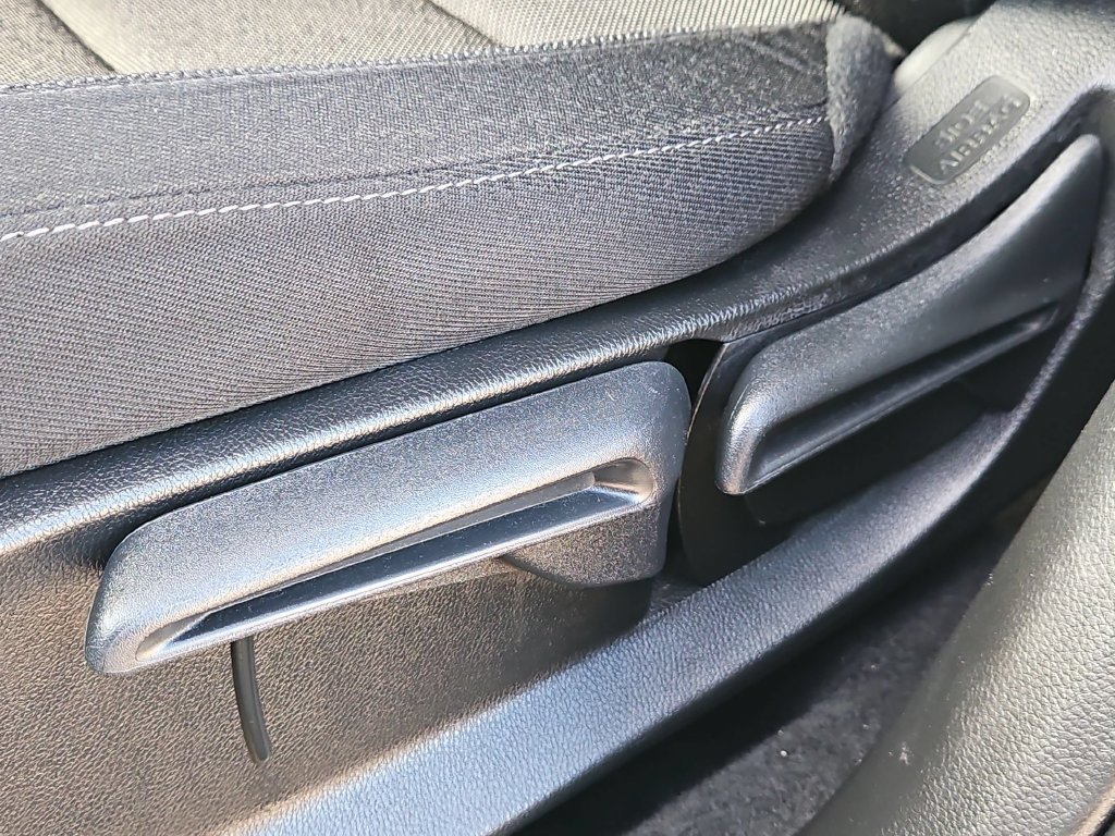 Used 2025 Honda CR-V LX image 14