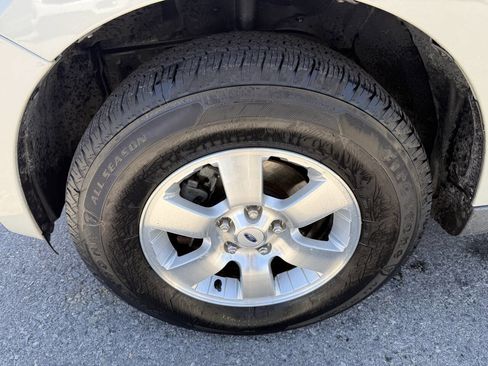 Used 2009 Ford Escape Limited AWD/4WD image 27