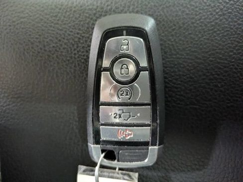 Used 2019 Ford F250 Lariat w/ Lariat Ultimate Package AWD/4WD image 31