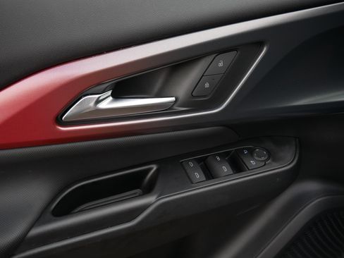 Used 2024 Chevrolet Equinox EV RS image 19