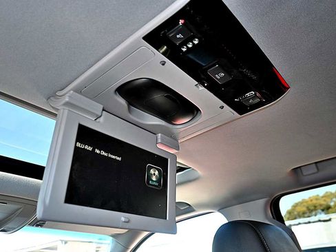 Used 2016 Chevrolet Tahoe LT image 16