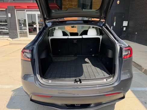 Used 2022 Tesla Model Y Long Range AWD/4WD image 20