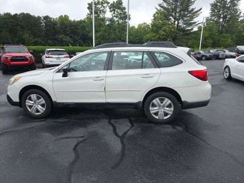 Used 2016 Subaru Outback 2.5i AWD/4WD image 9