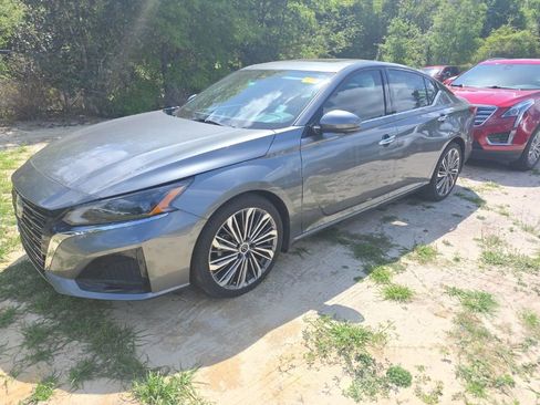 Used 2023 Nissan Altima 2.5 SL image 1