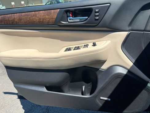 Used 2016 Subaru Outback 3.6R Limited AWD/4WD image 18