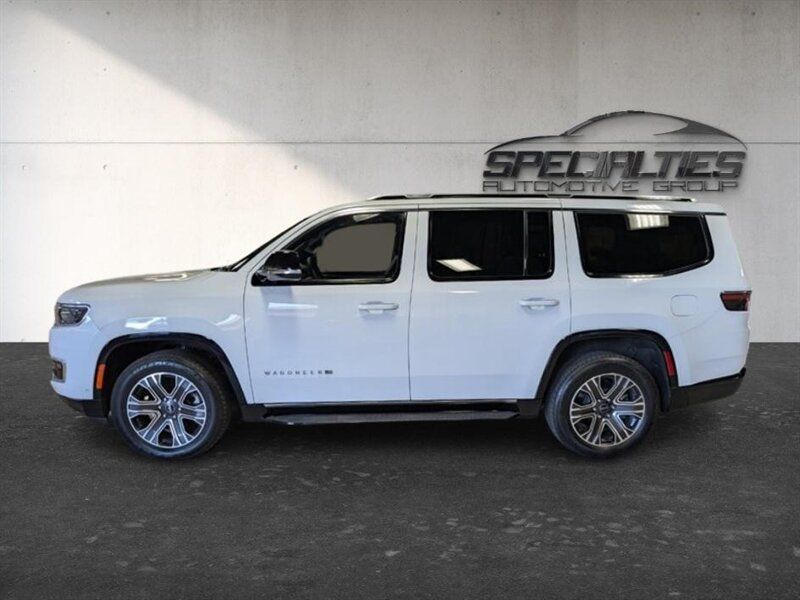 Used 2025 Jeep Wagoneer Series II w/ 8-Passenger Seating Package AWD/4WD image 7