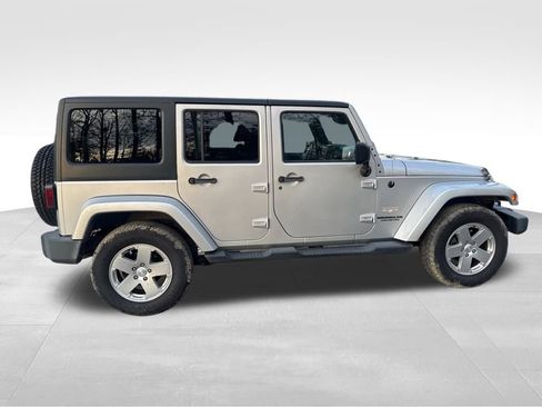 Used 2012 Jeep Wrangler Unlimited Sahara image 6