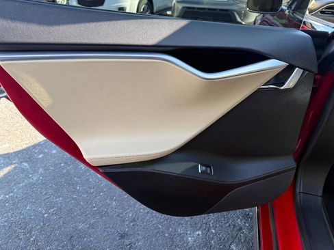 Used 2013 Tesla Model S Long Range image 25