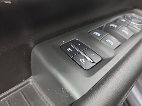 Used 2021 Chevrolet Tahoe Premier w/ Premium Package image 26