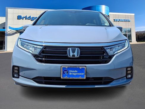 Used 2023 Honda Odyssey Touring image 2