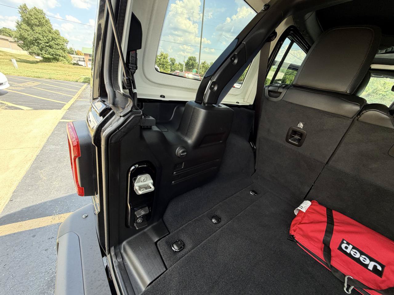 Used 2023 Jeep Wrangler Unlimited Rubicon 392 w/ Dual Top Group AWD/4WD image 33