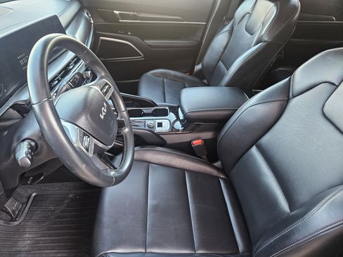 Used 2024 Kia Telluride LX image 12
