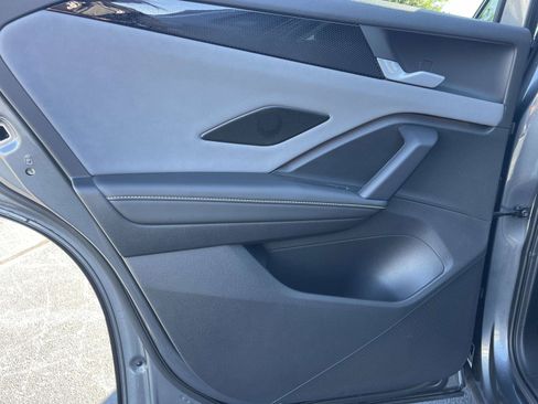 Certified 2026 Volkswagen Tiguan SE w/ Panoramic Sunroof Package FWD image 12