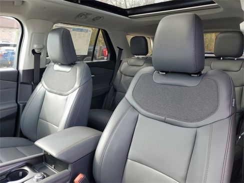 New 2025 Ford Explorer Active w/ Active Comfort Package image 16