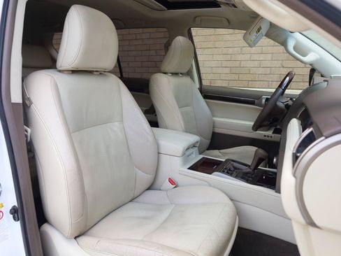 Used 2014 Lexus GX 460 w/ Premium Package AWD/4WD image 31