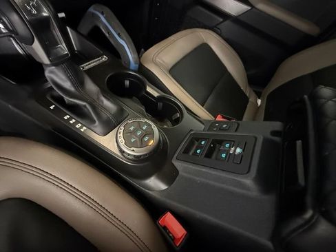 Used 2023 Ford Bronco Wildtrak AWD/4WD image 25
