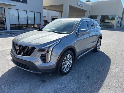 Used 2023 Cadillac XT4 Premium Luxury image 3