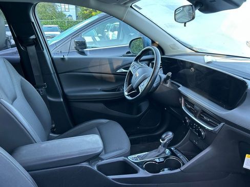 Used 2024 Buick Encore GX Preferred FWD image 10